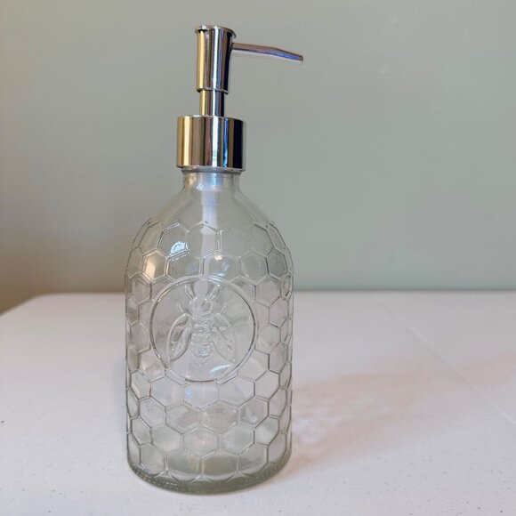 Honeycomb Pattern Glass Soap Dispenser With Bee Design - Bee Soap Dispenser - Picture 1 of 6